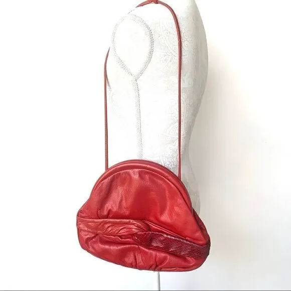 VINTAGE 80’s RED LEATHER SHOULDER BAG PURSE - Picture 2 of 6